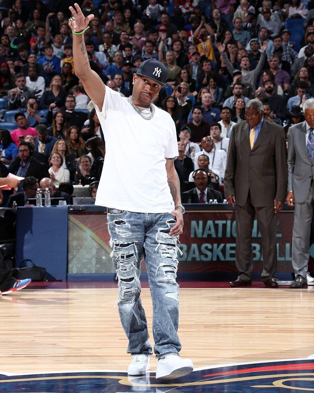 他既是防线 他既是防线