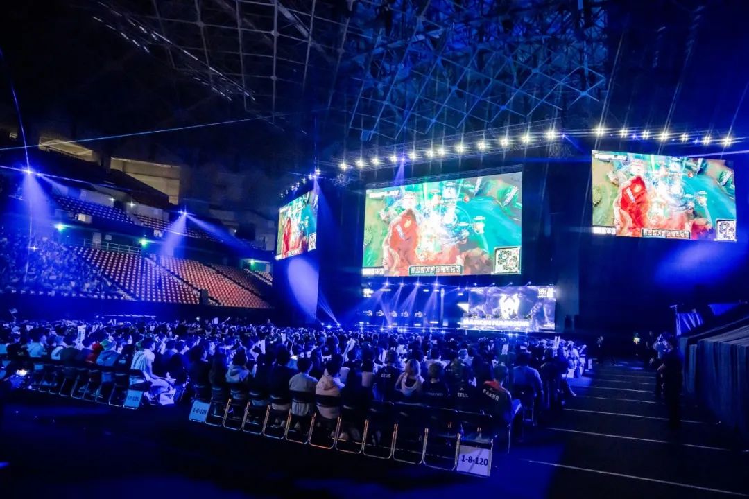 何人